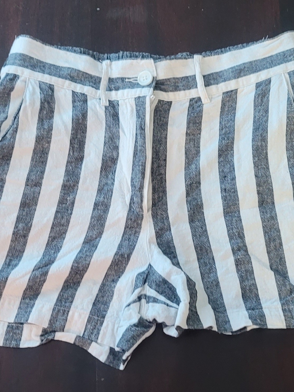 Who What Wear White & Gray Vertical Stripe Linen-Blend Shorts